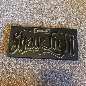Kat Von D contour palette